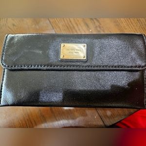 Michael Kors patent wallet in black
